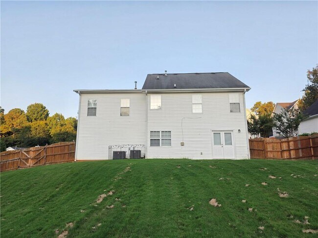 Building Photo - 15 Waterloo Ct
