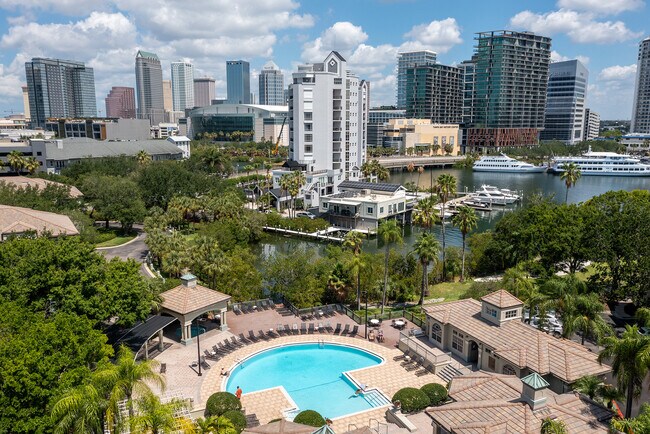 Building Photo - 705 Mainsail Dr