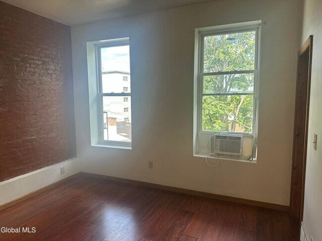 Building Photo - 97 Ten Broeck St