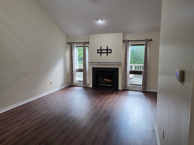 Building Photo - 649 Glasgow Ct