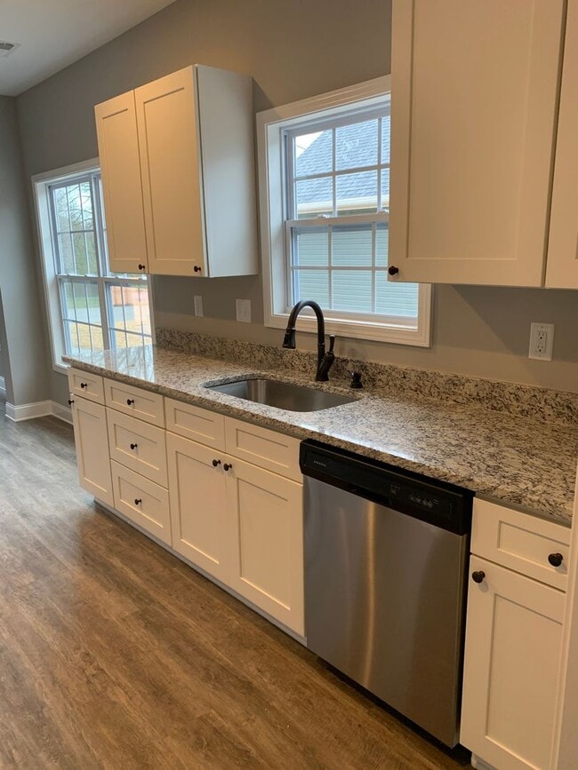 Building Photo - Alcoa 37701 - COMING SOON! 3 bedroom, 2 bath home - Contact Troy Adams (865) 233-6949