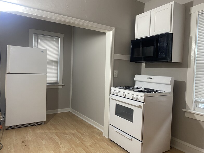 Building Photo - 5301 W Winona St