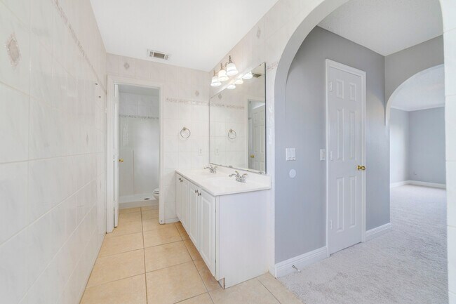 Building Photo - 3170 Santa Cruz Dr