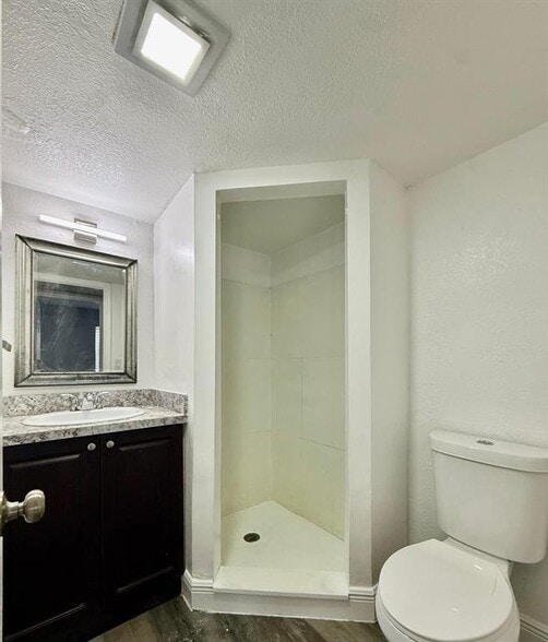 Building Photo - 726 SW 81st Ave