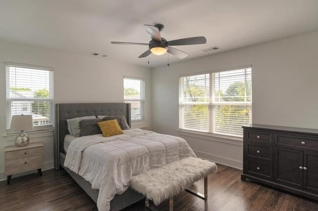 Building Photo - 3203 Anderson Pl