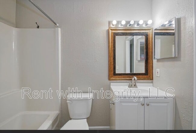 Building Photo - 3385 Tansey Ct
