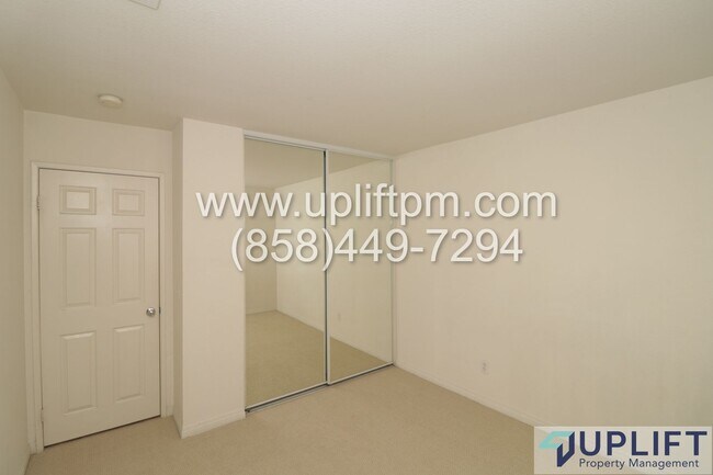 Building Photo - 4 bedroom 2.5 bathroom home in Chula Vista...