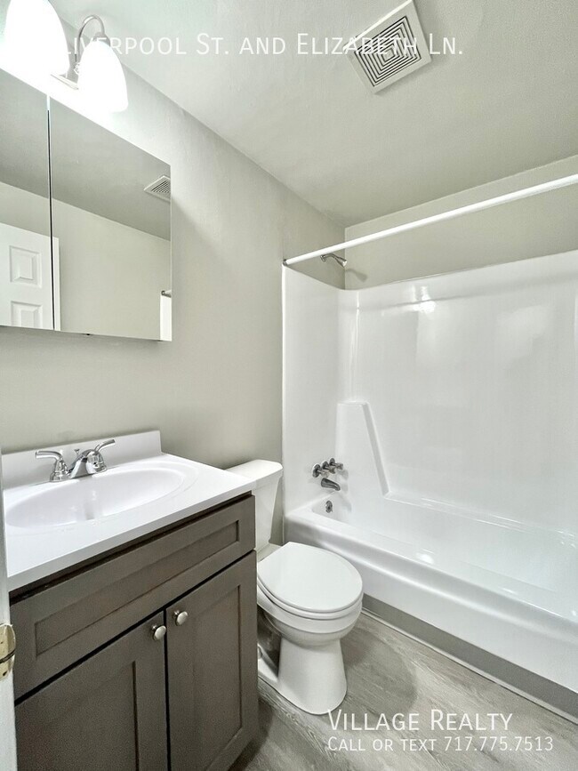 Building Photo - 75 N Liverpool St