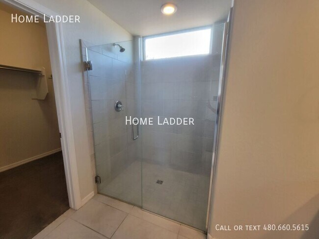 Building Photo - 25932 W Quail Ave