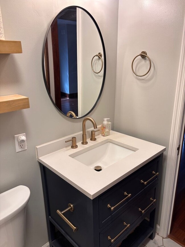 Building Photo - Single Family Home located within Minutes of both Hospitals. - 3 Bedrooms, 1 Bathroom and 1 Car G...