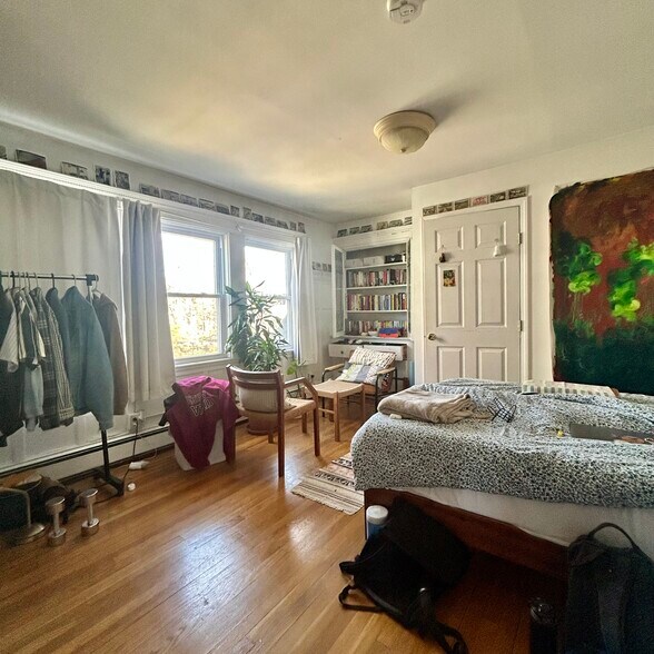 Building Photo - 8 Selkirk Rd