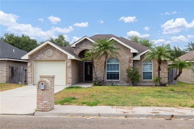 Primary Photo - 904 W Douglas Dr