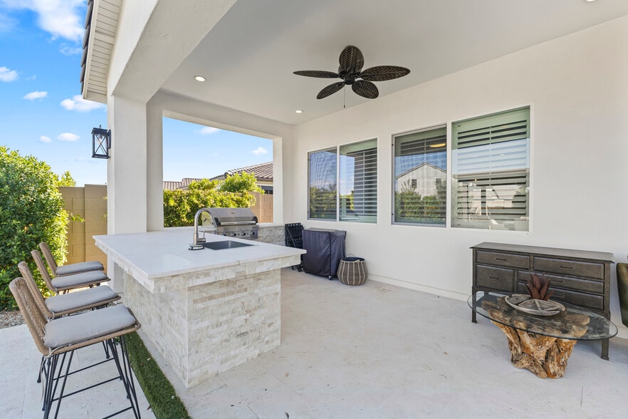 Building Photo - 10921 N Blakely St