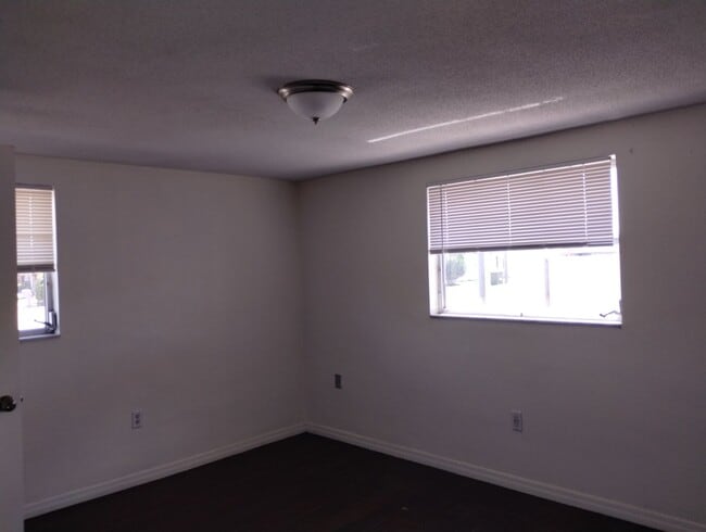 Building Photo - Charming 2BR / 2BA home with 1,455 sq ft of living space just minutes from the Gulf of America!