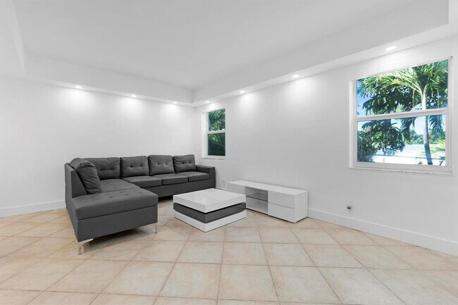 Building Photo - 1439 S Ocean Blvd