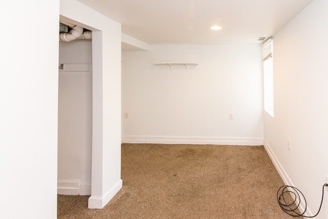 Building Photo - 812 Sybil St