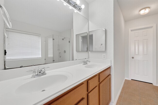 Building Photo - 11403 Ryan Manor Dr