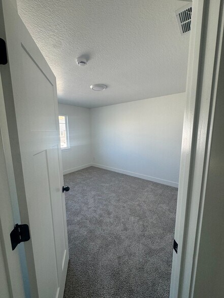 Building Photo - 2792 Red Velvet Ln