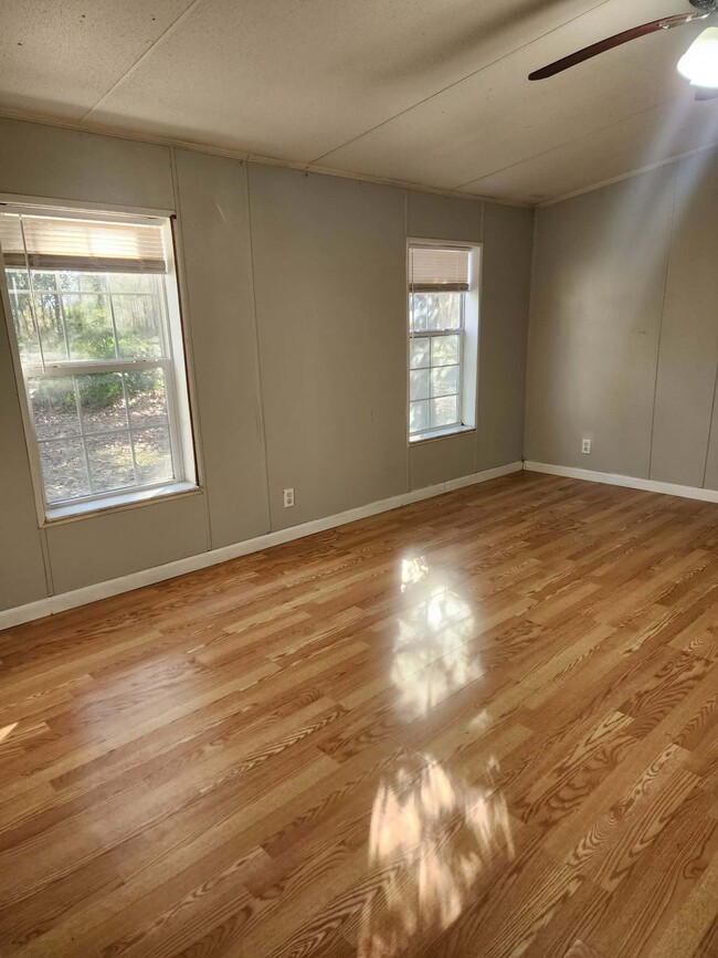 Building Photo - 371 Tom Lodge Rd