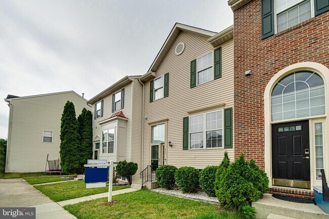 Building Photo - 417 Sparkleberry Terrace NE