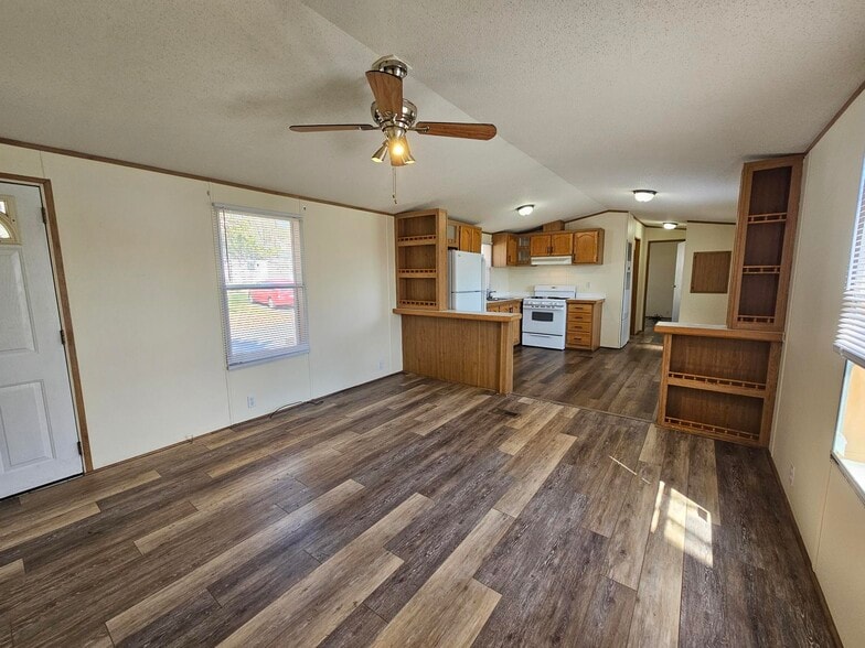 Building Photo - 146 Rodeo Dr