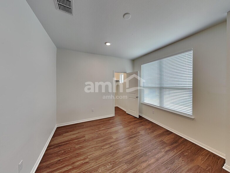 Building Photo - 188 Pebble Creek Run