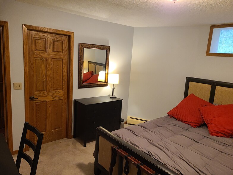 Bedroom - 1907 DuPont Ave S