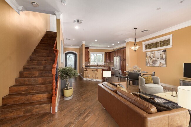 Building Photo - 3 Bed | 3.5 Bath - Biltmore Luxury Townhom...