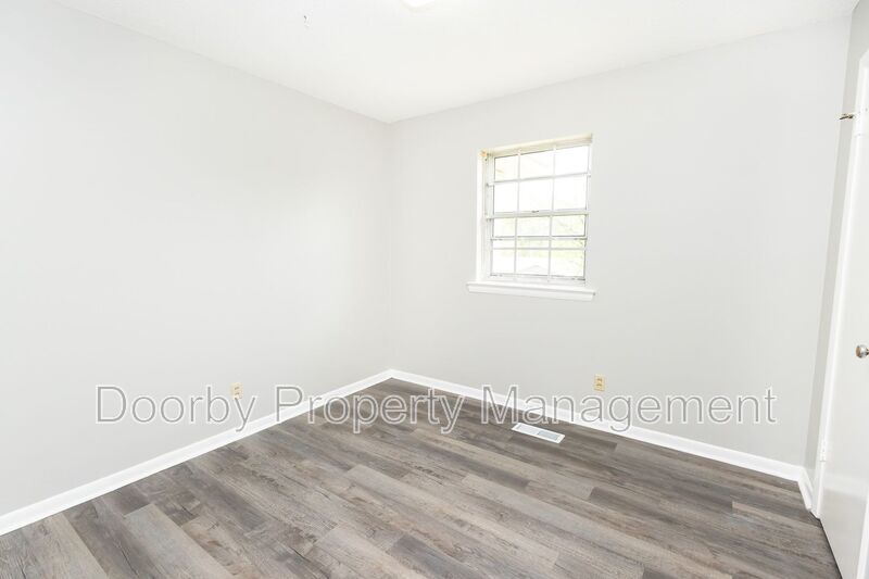 Building Photo - 8911 Drake Parkway Rd