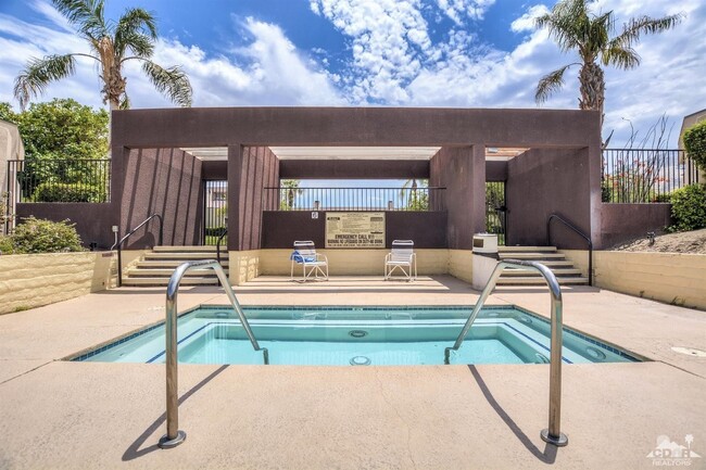 Building Photo - Palm Springs Village Racquet Club 2 bedroo...