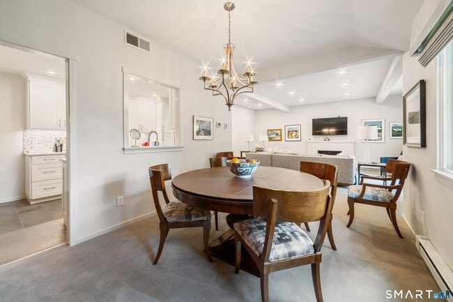 Building Photo - 595 Heritage Vlg