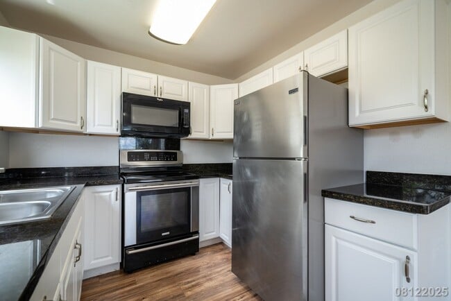 Building Photo - 2br/1ba/2pkg Townhouse in Mililani