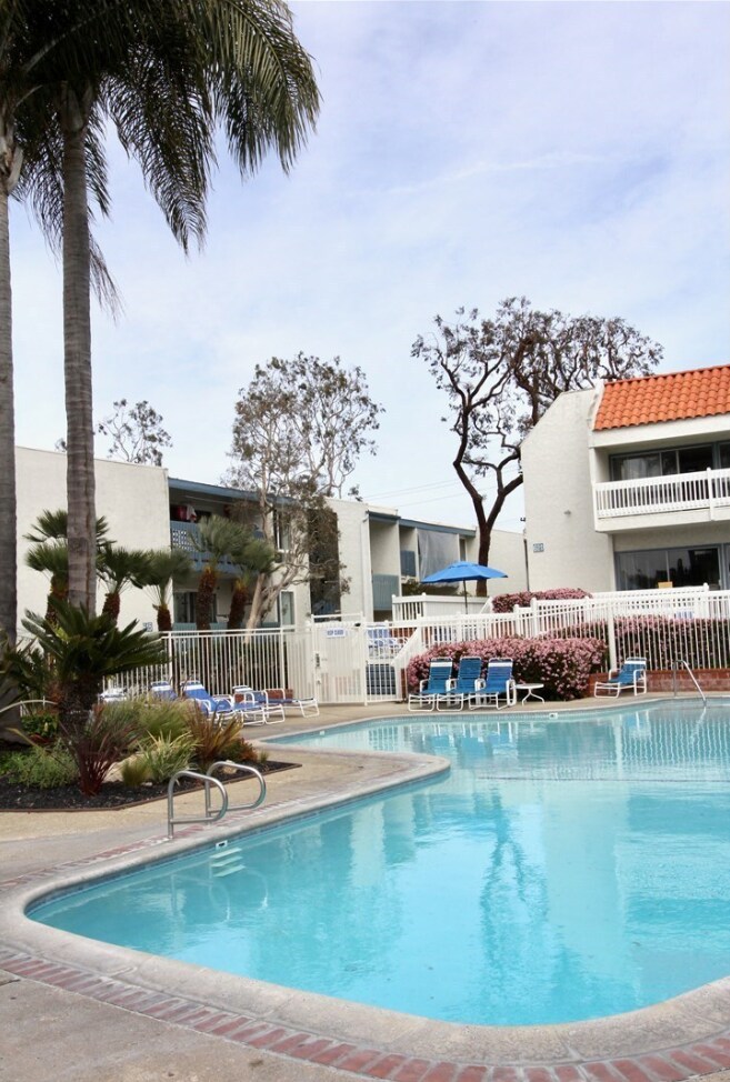 Building Photo - 902 Camino Real