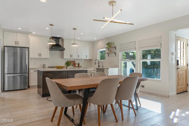 Building Photo - 5200 Dahlia Dr