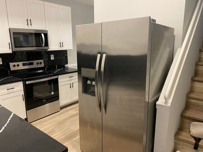 Building Photo - 1233 N Luzerne Ave