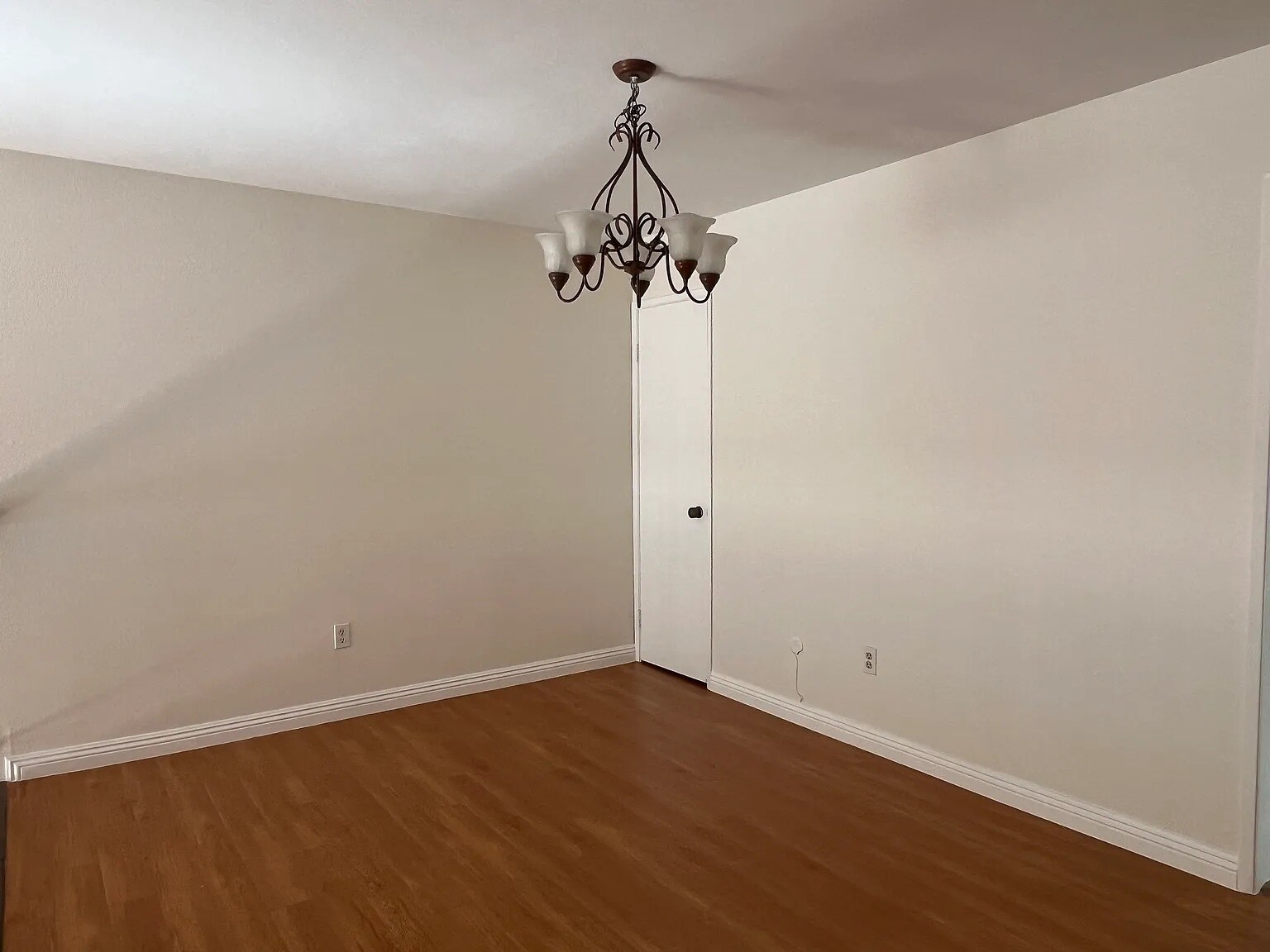 Building Photo - 598 W Huntington Dr