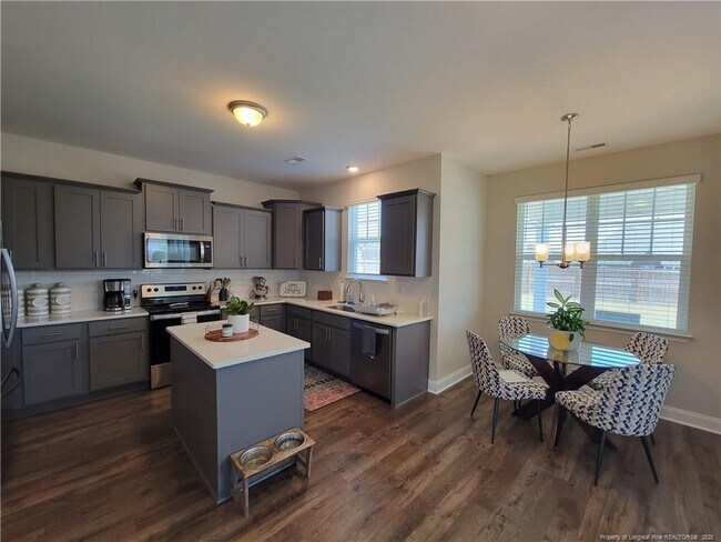 Building Photo - 6524 Carswell Dr