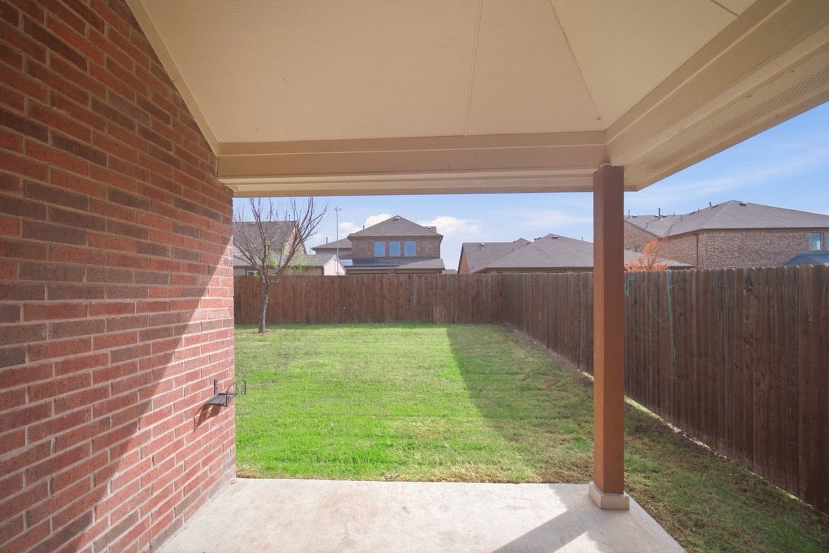Building Photo - 2306 Lucerne Dr