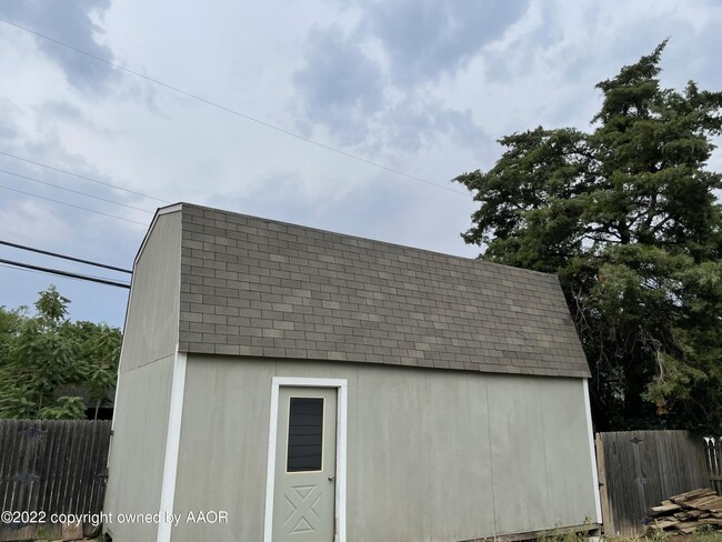 Building Photo - 3414 Meadow Dr