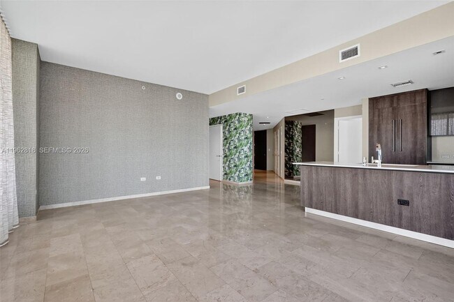 Building Photo - 88 SW 7th St