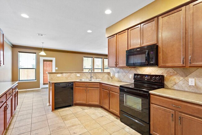 Building Photo - 2302 McCook Dr