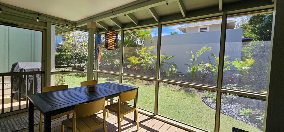 Back Lani and Yard - 14 Hoku Pl