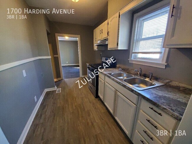 Building Photo - 1700 Harding Ave