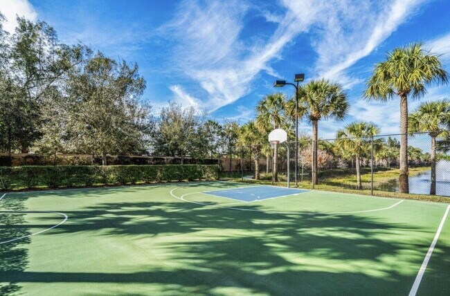 Building Photo - "Charming 3-Bed Oasis with 2.5 Baths in Lakeworth - Lakeview – Spacious 1622 Sq. Ft. Gem!"