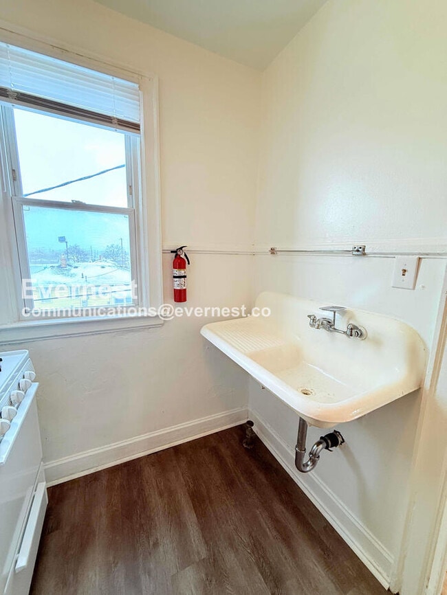 Building Photo - 12003 Prairie St