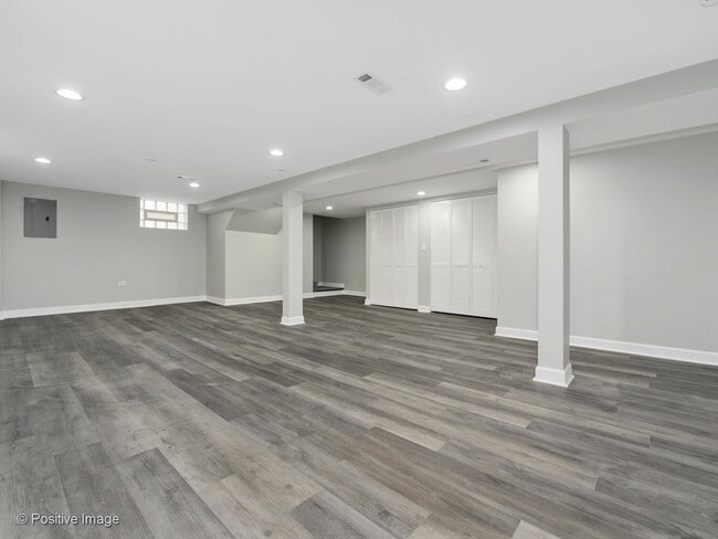 Building Photo - 14341 Dobson Ave