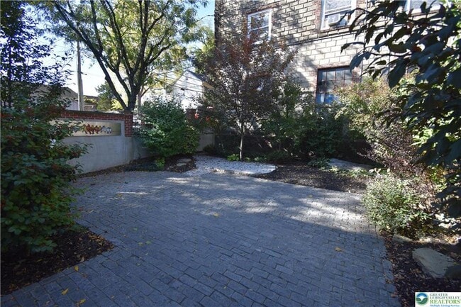 Building Photo - 100 N 4th St