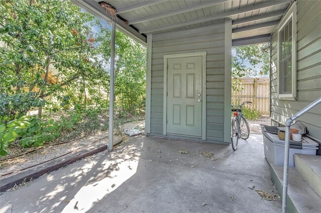 Building Photo - 3911 Avenue F