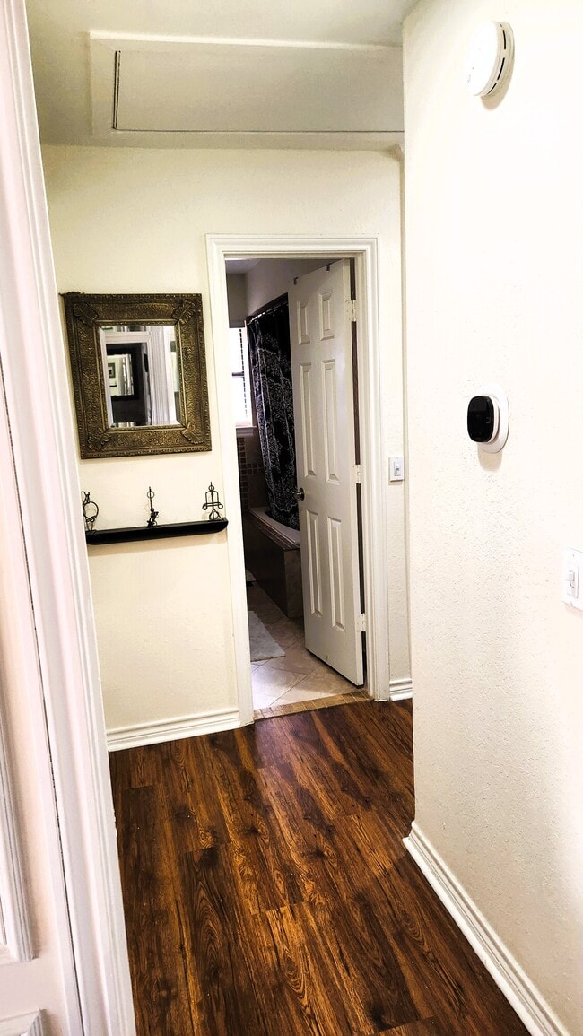 Building Photo - 4204 Country Brook Dr