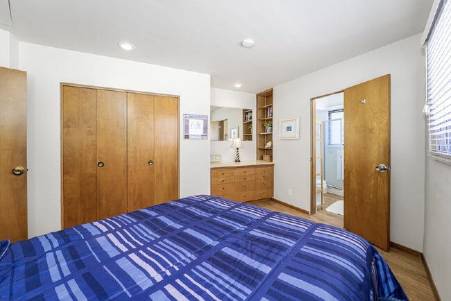 Building Photo - "Charming Furnished Retreat: Classic Cozy ...